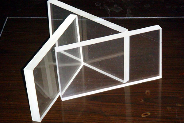 芜湖铅玻璃是一种采用铅代替钾盐玻璃中钙含量的玻璃。